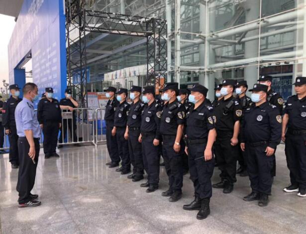 長沙市保安協會成功舉辦第二期“大?！惫歉膳嘤柊? ></a>
                    </div>
                    <div   id=